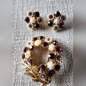 Vintage Gold Tone Purple Amethyst Rhinestone & Faux Pearl Wreath Brooch Earings